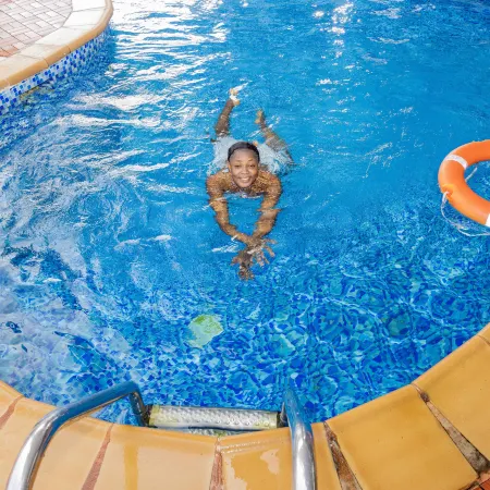 Victoria Crown Plaza Hotel