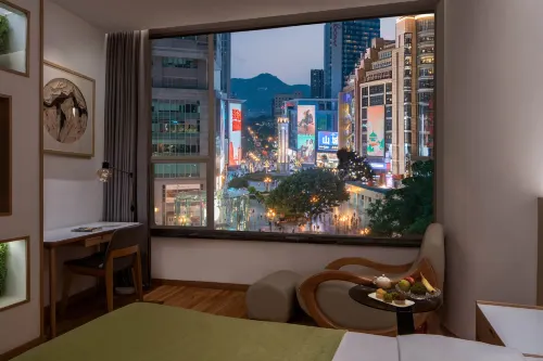 โรงแรมบินดุน หลางยี่ (จัตุรัสสรรพสินค้าเจียฟางเป่ย หงหย่าต้ง ฉงชิ่ง) - พร้อมอาหารเช้า