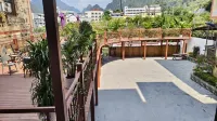 Tianchuang Huah River Homestay (Jiudun Overflow Skylight Cluster) - 2-Star