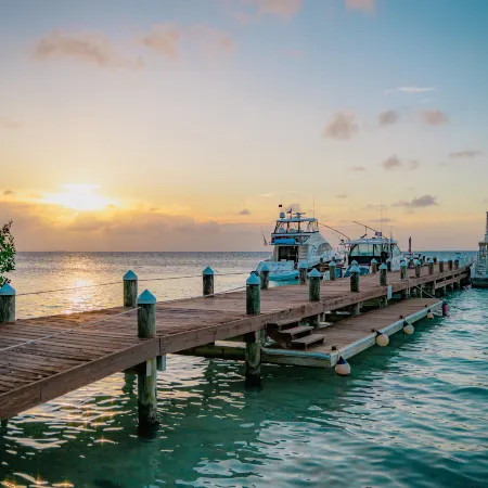 Ray Caye Resort