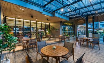 The Siamese Hotel by Pcl