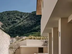 YIN HOTELS
