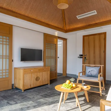 Xingyi Wanfenglin Yuejingwan Hotel