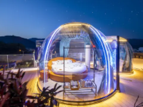 枕畔・雲語丨未來スマート・空中山景ガーデン・靜奢リゾートホテル(宏村景勝地） 黟県のホテル