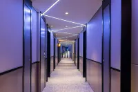 Yue Gaming Hotel (Shanghai Zhoupu Xiaoshanghai Pedestrian Street)