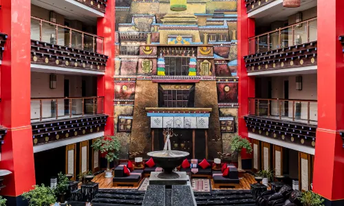 SEYEARN HOTEL(Shangri-La Songzanlin Scenic Area)