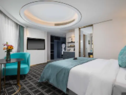 Xana Deluxe Zhongshan Shiqi Pedestrian Street Xingzhong Square Hotel Hotels in Zhongshan