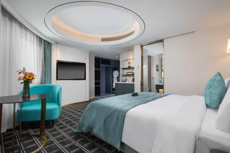 Xana Deluxe Zhongshan Shiqi Pedestrian Street Xingzhong Square Hotel