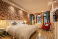 Mogan Mountain Living Map·Library Theme Guesthouse - Bar