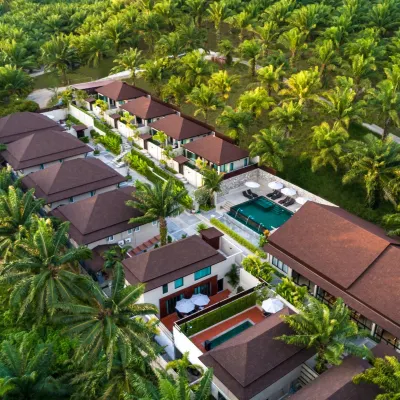 De Malee Pool Villas Hotels near Snake Farm and Monkey School