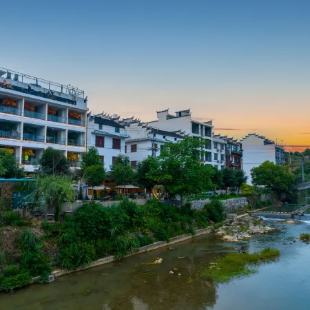 12C · Stream & Mountain View Courtyard Hot Spring Pool Resort (Furong Ancient Town Branch)