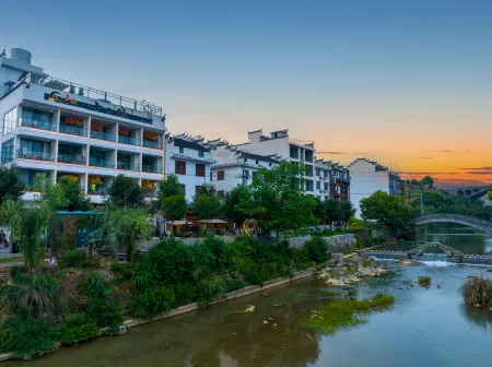 Twelve City Отели рядом с достопримечательностью «Tusi Palace»