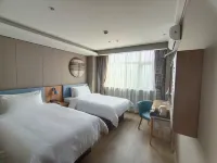 Home Inn (Shanghai Hutai Road Xingzhi Road Metro Station) Hotels near Putuo Sports Center