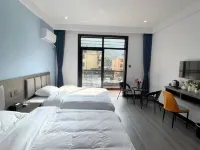 There is a B&B (Wangxiangu Scenic Area)