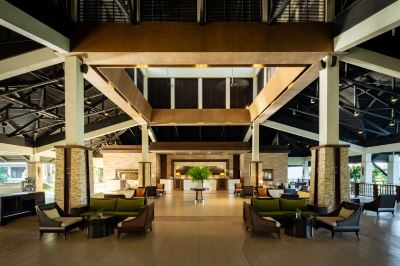 フロントデスク シャングリ・ラ ラサリアリゾート＆スパ コタキナバルの写真