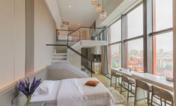 Mixu Loft Holiday Apartment (Qingdao Taitung Pedestrian Street)