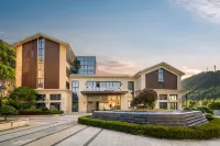 Qiandao Lake Hairuisen Hotel (High-speed Railway Station) Hotels in Qiandao Lake High Speed Railway Station / Dongbei