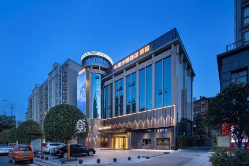 Me Young Me House Hotel (Xiangyin Changling Store) - parking