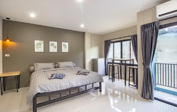 ห้องดีลักซ์ เตียงใหญ่ 1 เตียง