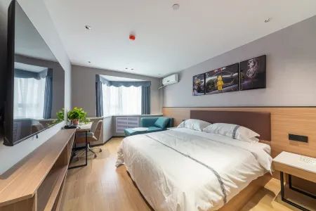 Zuoye Hotel (Zhangye Road Pedestrian Street) Отели рядом с достопримечательностью «Ming Zhenyuan Flying Bridge Former Site»