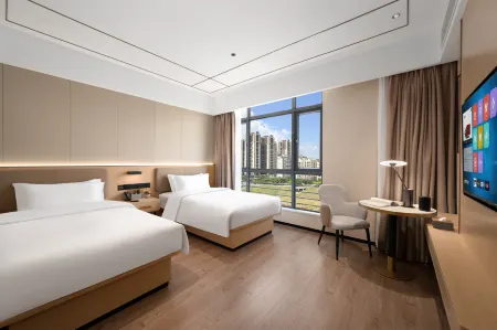 Platinum International Apartments (Huiyang High speed Railway Station Xinghe COCO Store)