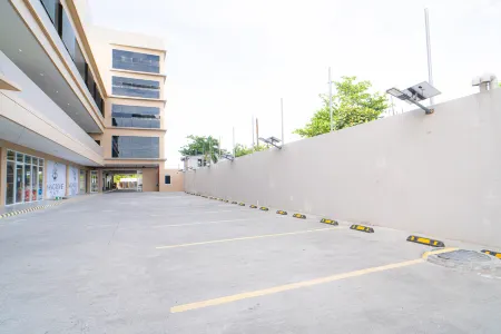 Mangrove Residences Mactan Отели рядом с достопримечательностью «Остров Оланго»