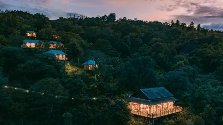 Runjing·Immersive homestay Отели в г. Менхай