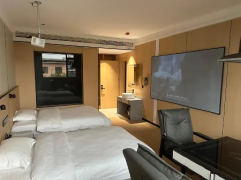 Wanzai Yintong Concept Hotel