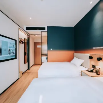 Xingyi Hotel (Beijing Temple of Heaven Dongmen Subway Station)