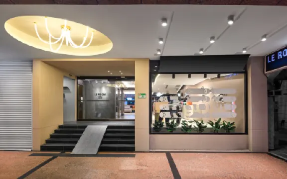 Le room Hotel Kaifeng Taipei Hotellit kohteessa Zhongzheng District