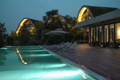 慢屋·玉峰山青麥莊園 天空之城露營地附近的飯店