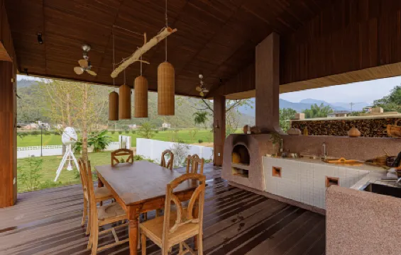 Floral Hotel·Tonglu Qingqiu Mountain Hotel Отели рядом с достопримечательностью «Jiuxian Fenshuizhen Jiulong Temple»