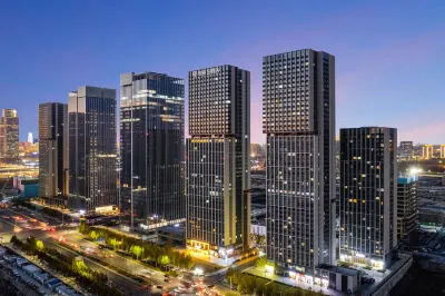 랑리츠 호텔(정저우 고속철도 동역) 정저우 항공 산업 관리 학교-룽쯔후/용자호수 캠퍼스 주변 호텔