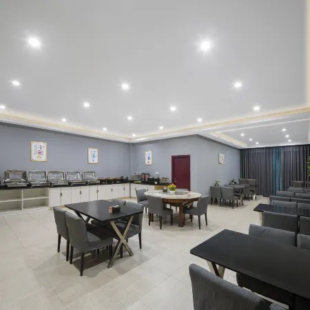 Ningling Nanguo Shanshui Hotel (County Government Branch)