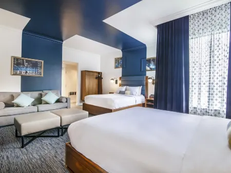 Hotel Belmont Vancouver MGallery Отели рядом с достопримечательностью «Центральная библиотека Ванкувер Паблик Лайбрари,»