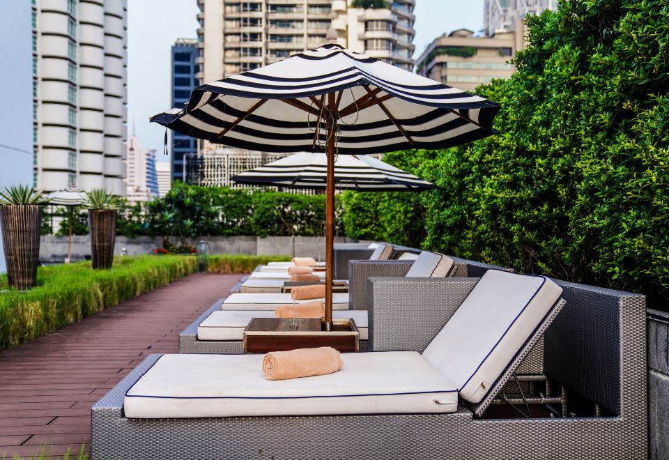 모벤픽 호텔 수쿰윗 15 방콕의 루프탑 수영장