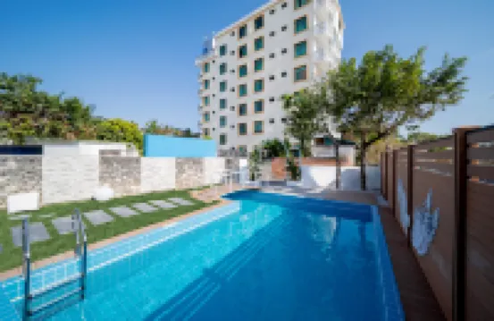 Sea View Plan Resort Courtyard Hotel dekat West Island