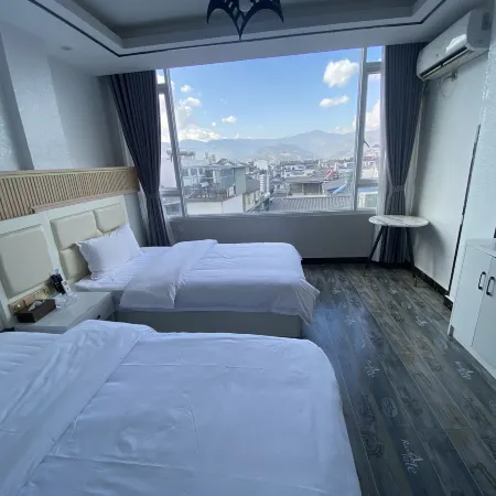 Lin Feng Theme Hotel (Weishan Ancient City Store)
