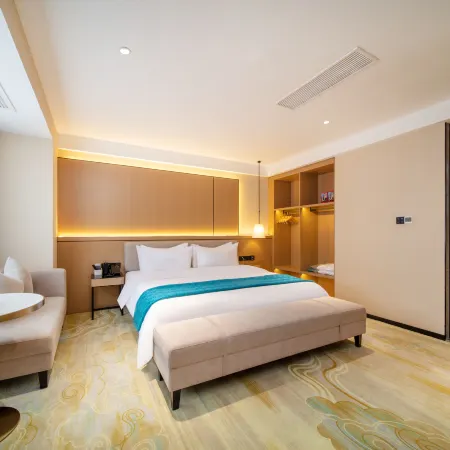 Jiujiang Jiulong Yunjing Hotel at 98 Flood Control Memorial Square, Balihu New District