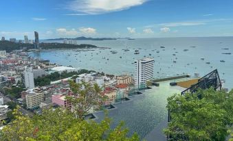 The BASE Central Pattaya by Tai Youzai