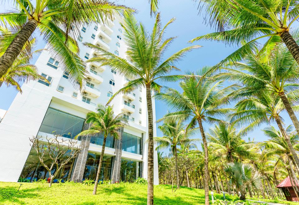 오션 웨이브 리조트 캄 란 외관 사진