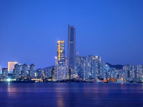 XiHe Hotel (Dalian Railway Station Zhongshan Plaza Store)