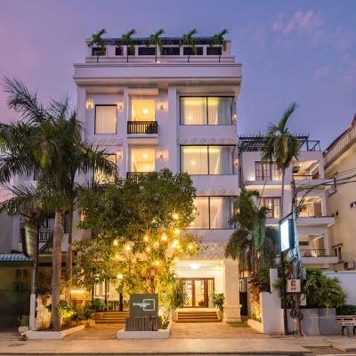 HOMEWOOD HOTEL Hotels near Wat Preah Prom Rath