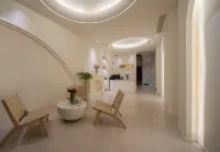 Yuanfang Aurora Riverview Bed and Breakfast (Zhenyuan Ancient City New Bridge Store)