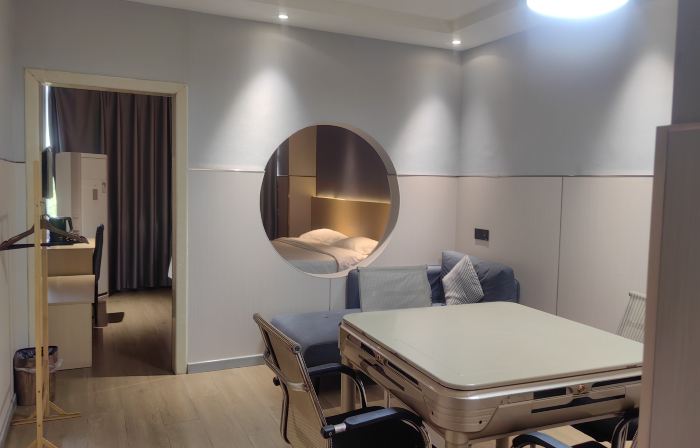 Fenyi Vichy Premium Hotel