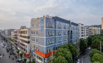 Jishui Shenghe E-sports Apartment