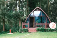 LiChuan BaiQueshan Residential hostal