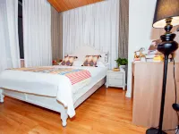 Yushu · Holiday · Courtyard Homestay (Ile River Scenic Area)