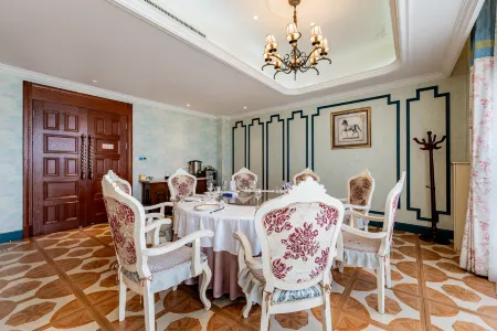 Merlinhod Zhonghua Hotel (Xilinhot Railway Station)