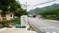 Zhuyiju Valley Hot Spring Resort (Gulongxia, Qingyuan) - Romantic